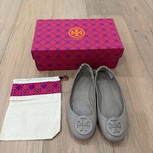 TORY BURCH Minnie Travel Ballet Flats Size 7.5 US  Grey/Beige